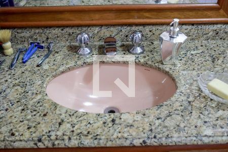 Casa à venda com 140m², 3 quartos e 2 vagas Casa à venda com 140m², 3 quartos e 2 vagasBanheiro