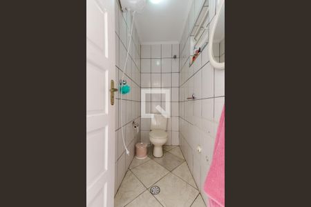 Casa à venda com 140m², 3 quartos e 2 vagas Casa à venda com 140m², 3 quartos e 2 vagasBanheiro de Serviço