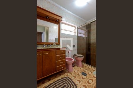 Casa à venda com 140m², 3 quartos e 2 vagas Casa à venda com 140m², 3 quartos e 2 vagasBanheiro