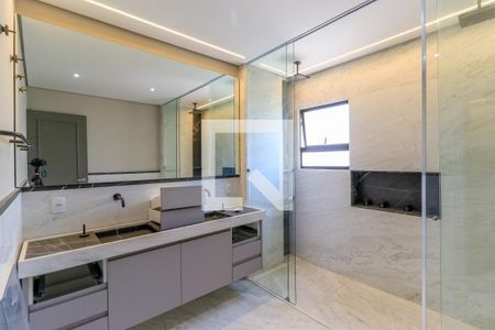 Apartamento à venda com 464m², 5 quartos e 4 vagasBanheiro da Suíte 1