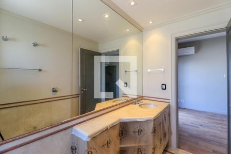 Apartamento à venda com 464m², 5 quartos e 4 vagasBanheiro da Suíte 4