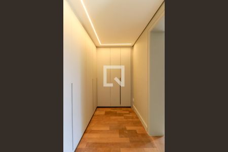 Apartamento à venda com 464m², 5 quartos e 4 vagasCloset 1 da suíte 1