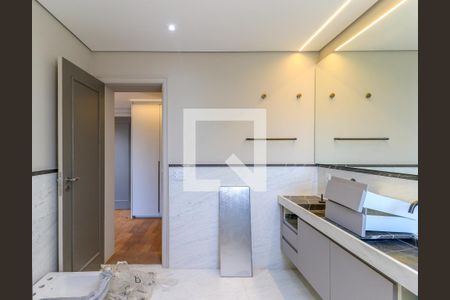 Apartamento à venda com 464m², 5 quartos e 4 vagasBanheiro da Suíte 1