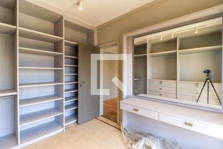 Apartamento à venda com 464m², 5 quartos e 4 vagasCloset 2 da suíte 1