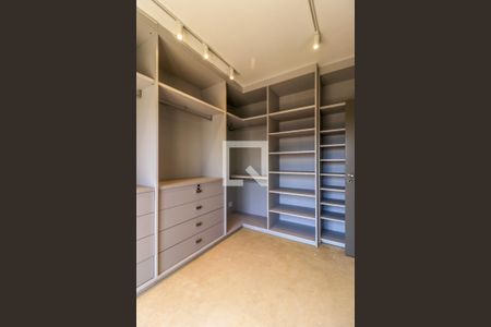 Apartamento à venda com 464m², 5 quartos e 4 vagasCloset 2 da suíte 1