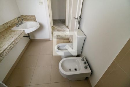Apartamento à venda com 425m², 7 quartos e 5 vagasBanheiro da Suíte 3