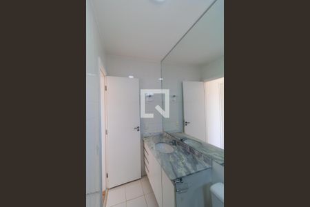 Casa de condomínio para alugar com 86m², 3 quartos e 2 vagasBanheiro da Suíte