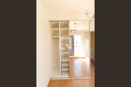 Casa de condomínio para alugar com 86m², 3 quartos e 2 vagasSuíte - Armário