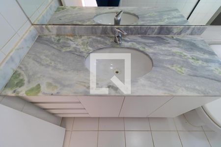 Casa de condomínio para alugar com 86m², 3 quartos e 2 vagasBanheiro da Suíte