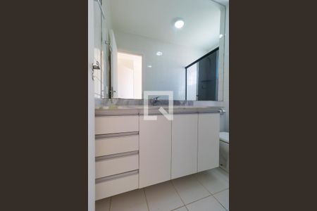 Casa de condomínio para alugar com 86m², 3 quartos e 2 vagasBanheiro da Suíte