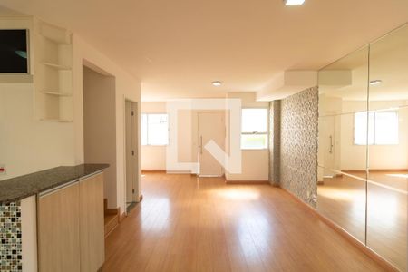 Casa de condomínio para alugar com 86m², 3 quartos e 2 vagasSala