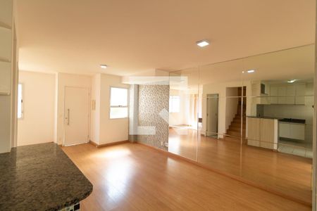 Casa de condomínio para alugar com 86m², 3 quartos e 2 vagasSala