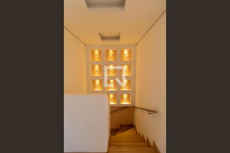 Casa de condomínio para alugar com 86m², 3 quartos e 2 vagasEscada
