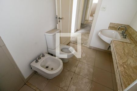 Apartamento à venda com 425m², 7 quartos e 5 vagasBanheiro da Suíte 2