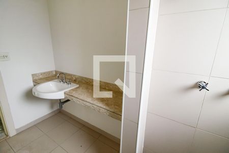 Apartamento à venda com 515m², 7 quartos e 4 vagasBanheiro da Suíte 2
