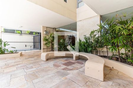 Apartamento à venda com 130m², 3 quartos e 1 vaga Apartamento à venda com 130m², 3 quartos e 1 vagaÁrea Comum - Hall de Entrada