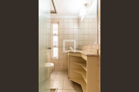 Apartamento à venda com 130m², 3 quartos e 1 vaga Apartamento à venda com 130m², 3 quartos e 1 vagaBanheiro 2