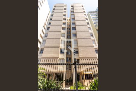 Apartamento à venda com 130m², 3 quartos e 1 vaga Apartamento à venda com 130m², 3 quartos e 1 vagaFachada