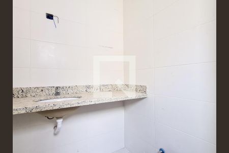 Banheiro suite 1 de apartamento à venda com 2 quartos, 79m² em Passo D’areia, Porto Alegre