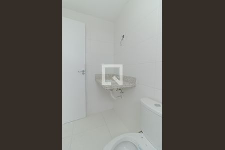 Banheiro da Suíte de apartamento à venda com 1 quarto, 50m² em Passo D’areia, Porto Alegre