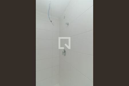 Banheiro de apartamento à venda com 1 quarto, 48m² em Passo D’areia, Porto Alegre