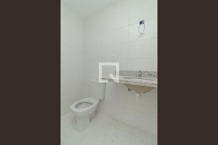 Banheiro de apartamento à venda com 1 quarto, 48m² em Passo D’areia, Porto Alegre