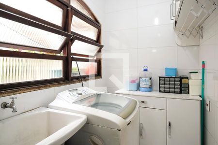 Casa à venda com 380m², 5 quartos e 2 vagasÁrea de Serviço