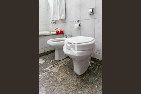 Apartamento à venda com 220m², 4 quartos e 4 vagasBanheiro da Suíte