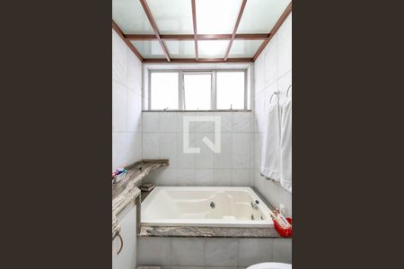 Apartamento à venda com 220m², 4 quartos e 4 vagasBanheiro da Suíte