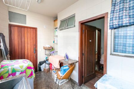 Apartamento à venda com 220m², 4 quartos e 4 vagasCozinha e Área de Serviço