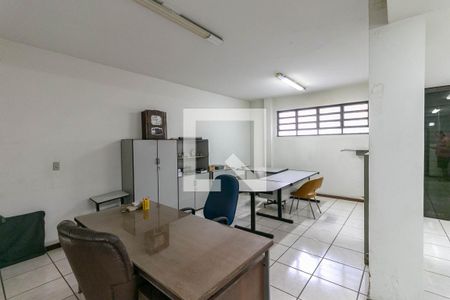 Apartamento à venda com 220m², 4 quartos e 4 vagasEscritório