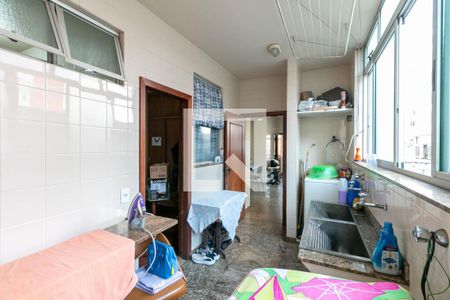 Apartamento à venda com 220m², 4 quartos e 4 vagasCozinha e Área de Serviço