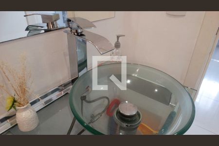 Apartamento à venda com 84m², 2 quartos e 2 vagas Apartamento à venda com 84m², 2 quartos e 2 vagasBanheiro