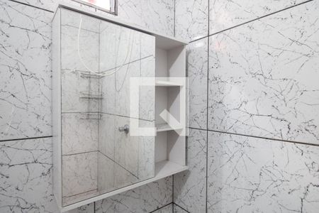 Banheiro de casa para alugar com 1 quarto, 32m² em Parque Císper, São Paulo