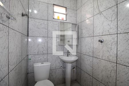 Banheiro de casa para alugar com 1 quarto, 32m² em Parque Císper, São Paulo