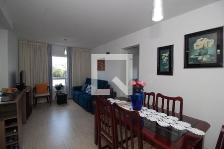 Sala de apartamento à venda com 3 quartos, 73m² em Medianeira, Porto Alegre