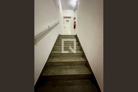 Apartamento para alugar com 60m², 2 quartos e 1 vagaEscada