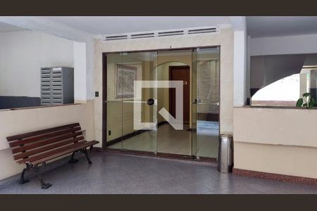 Apartamento à venda com 65m², 2 quartos e 1 vagaFachada e portaria