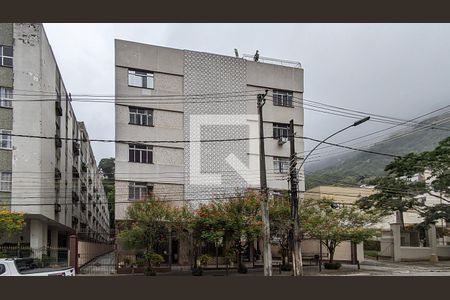 Apartamento à venda com 65m², 2 quartos e 1 vagaFachada e portaria