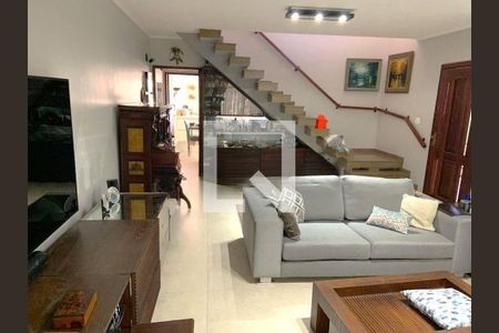 Casa à venda com 3 quartos, 272m² em Chácara Inglesa, São Paulo