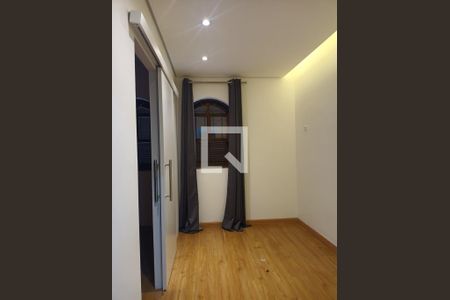 Casa à venda com 118m², 2 quartos e 2 vagas