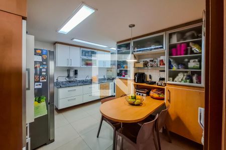 Apartamento à venda com 140m², 3 quartos e 2 vagas Apartamento à venda com 140m², 3 quartos e 2 vagasCozinha