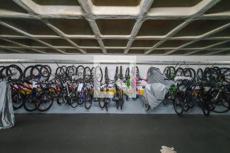 Apartamento à venda com 140m², 3 quartos e 2 vagas Apartamento à venda com 140m², 3 quartos e 2 vagasBicicletario