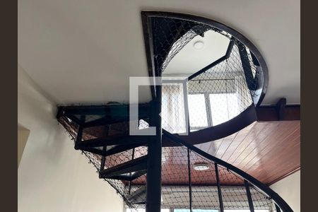 Apartamento à venda com 90m², 1 quarto e 1 vagaEscadas