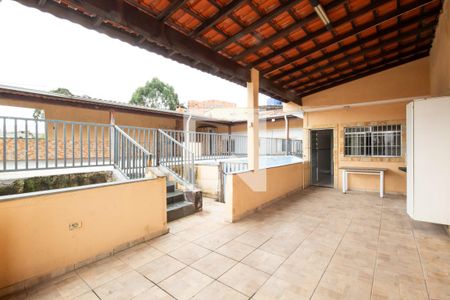 Casa para alugar com 150m², 2 quartos e 2 vagas Casa para alugar com 150m², 2 quartos e 2 vagasVaranda