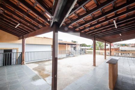 Casa para alugar com 150m², 2 quartos e 2 vagas Casa para alugar com 150m², 2 quartos e 2 vagasVaranda