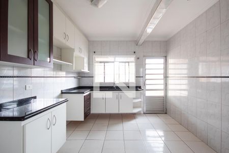 Casa para alugar com 150m², 2 quartos e 2 vagas Casa para alugar com 150m², 2 quartos e 2 vagasCozinha