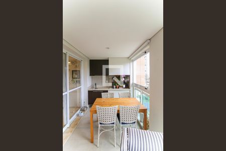 Apartamento à venda com 178m², 3 quartos e 3 vagasChurrasqueira