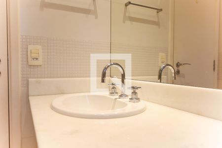 Apartamento à venda com 178m², 3 quartos e 3 vagasBanheiro da Suíte 3