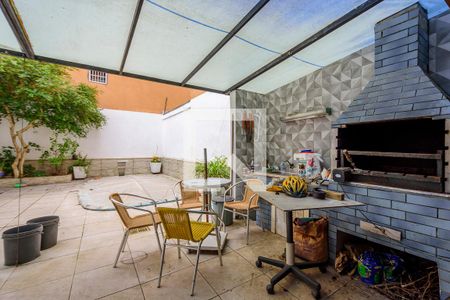 Casa à venda com 250m², 2 quartos e 5 vagasChurrasqueira